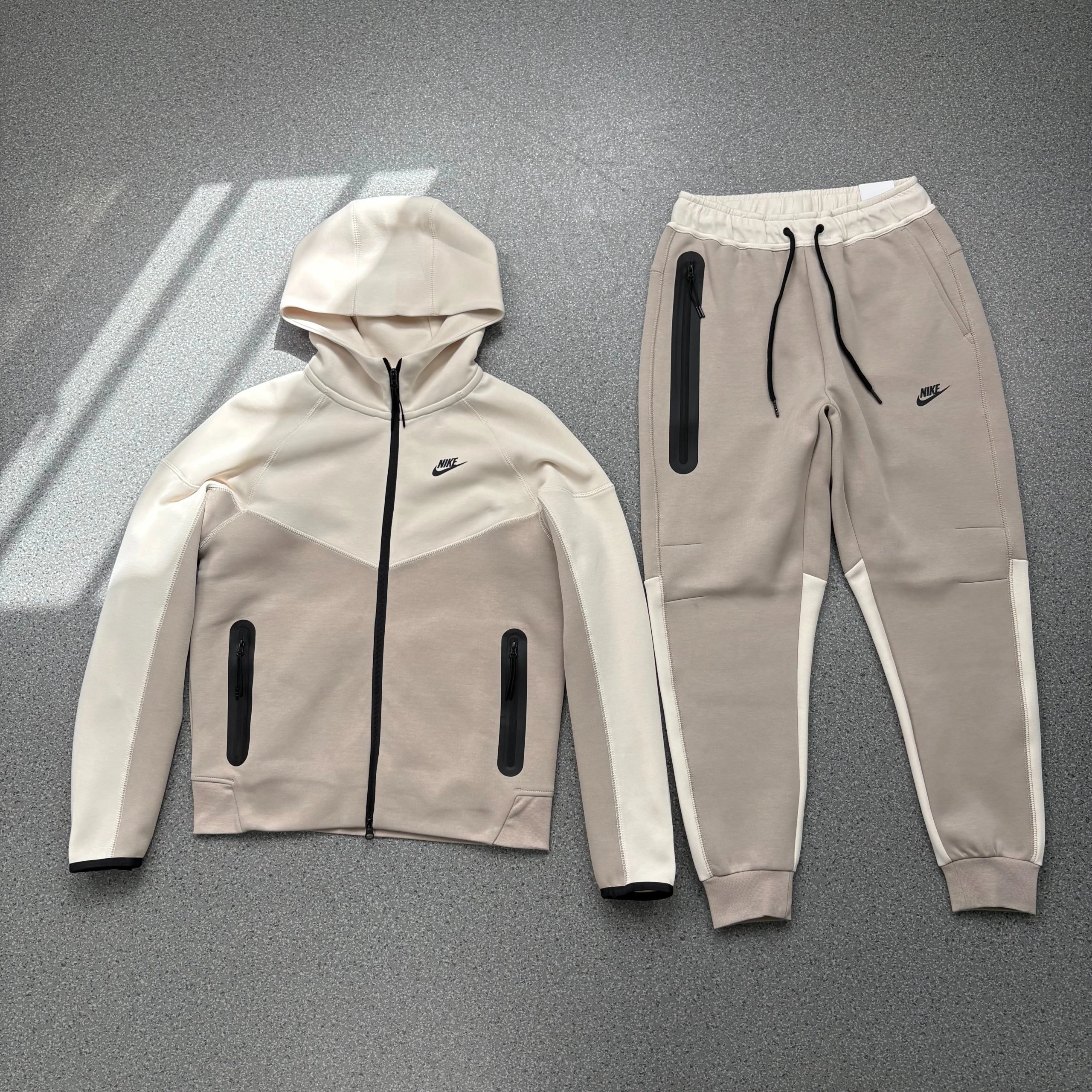 9 9