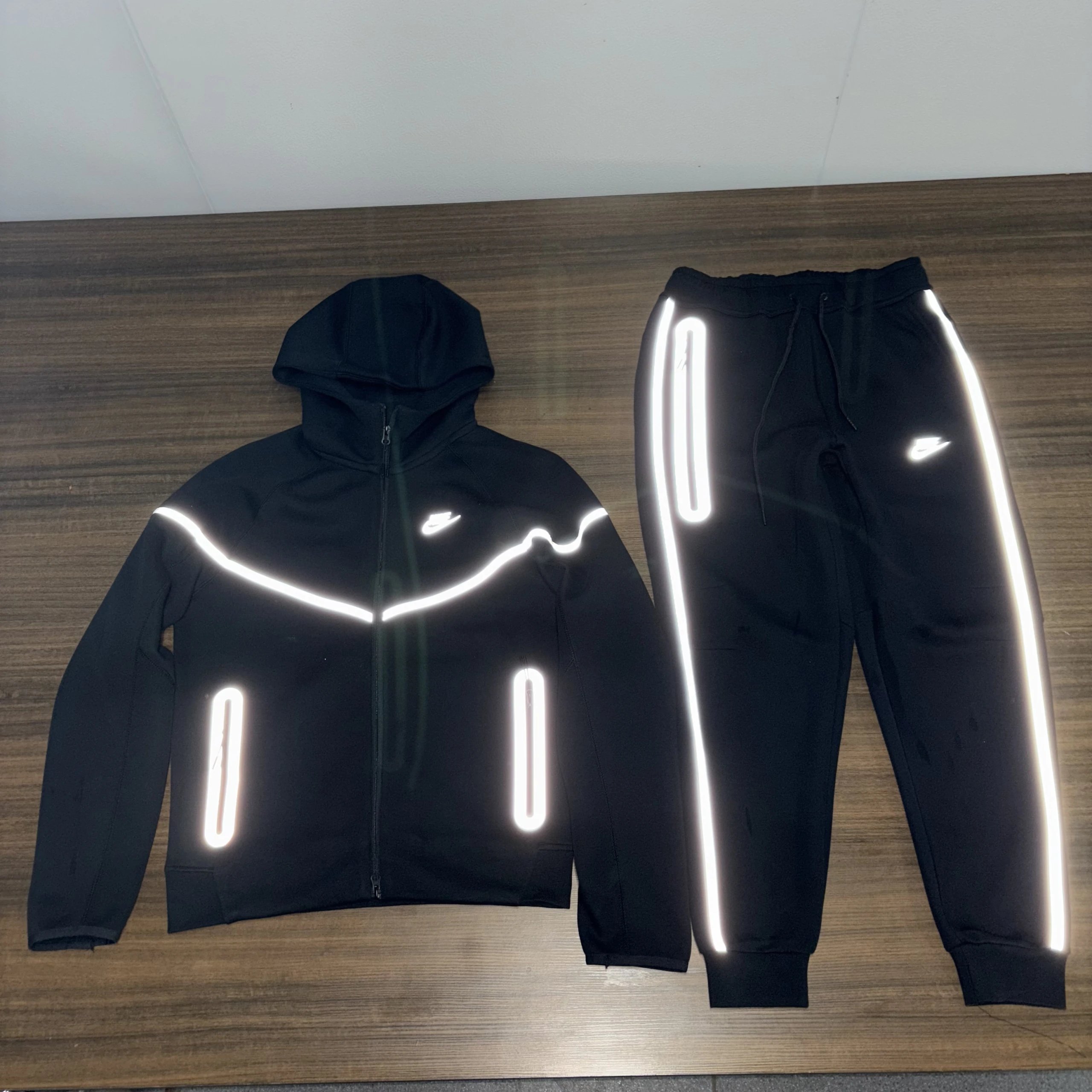 3 3