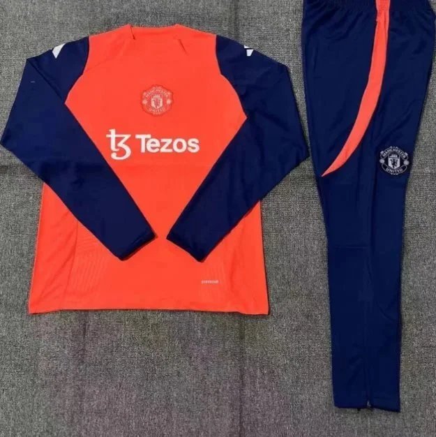 曼联橙红色 曼联橙红色