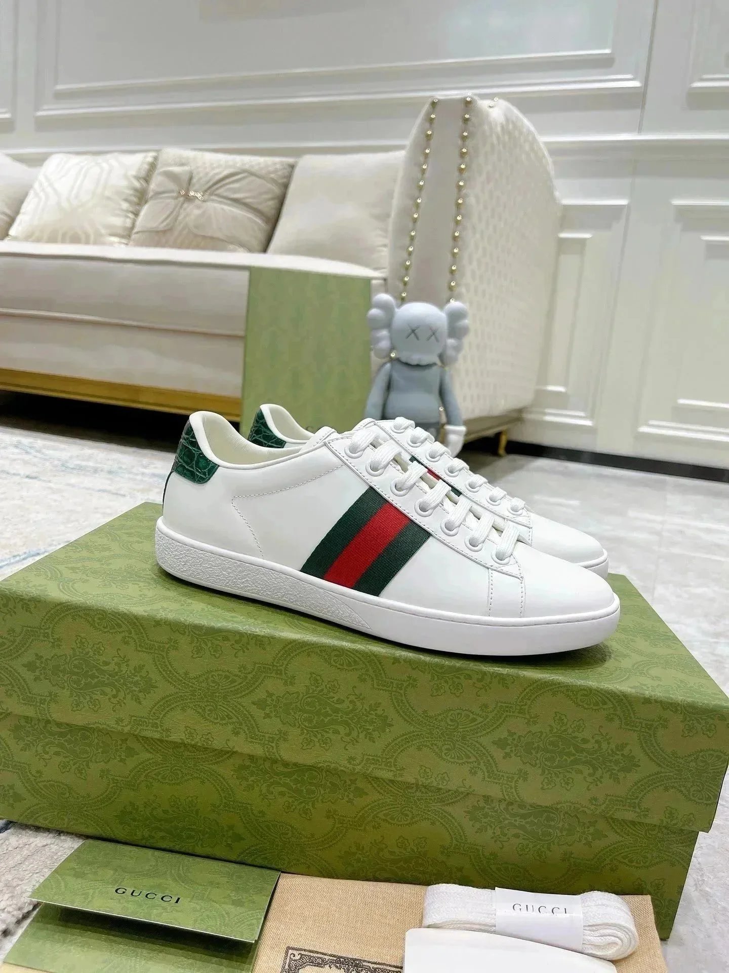 4 4