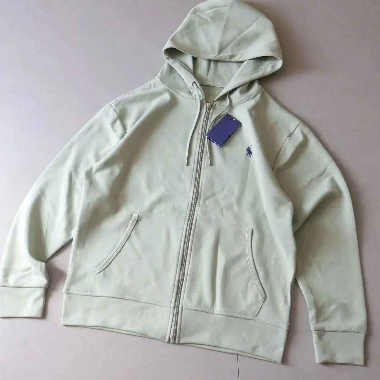 浅绿上衣-Plush 浅绿上衣-Plush