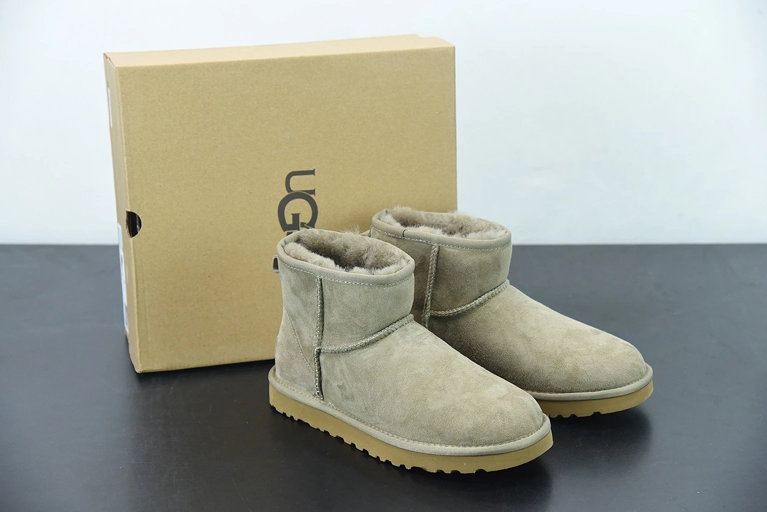3 3