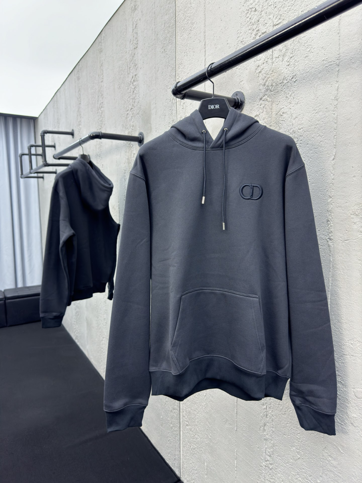 4 4