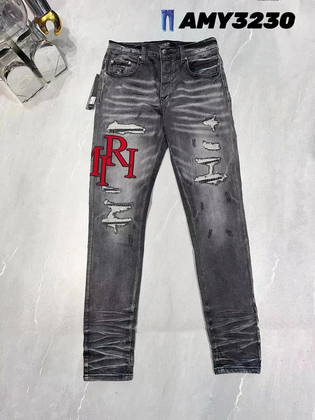 32 32