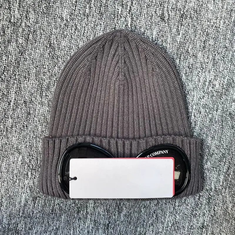褐色