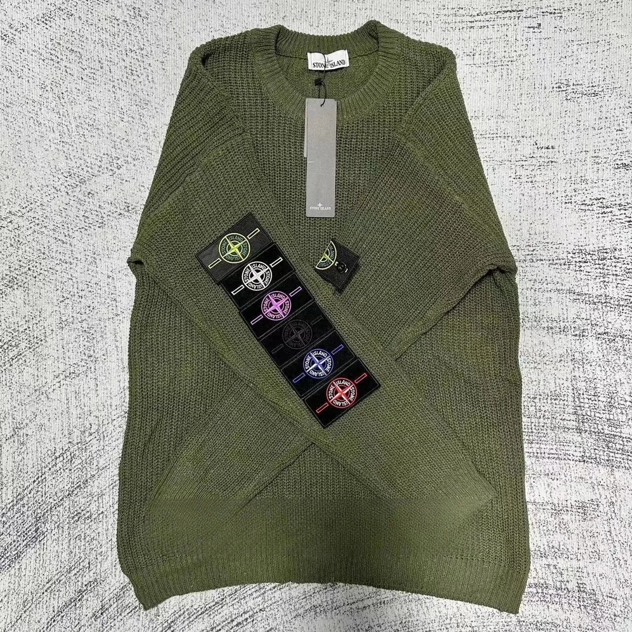 深绿色
