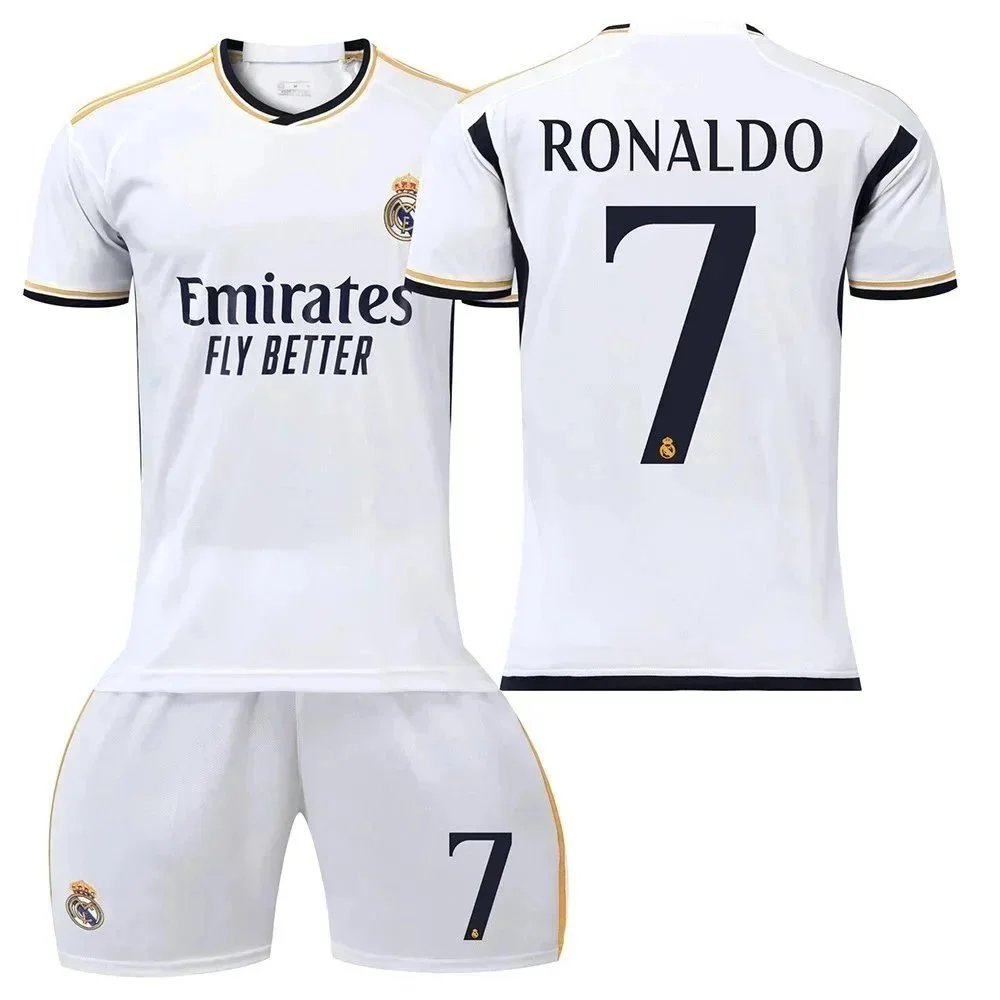 Cristiano Ronaldo, No. 7 at home