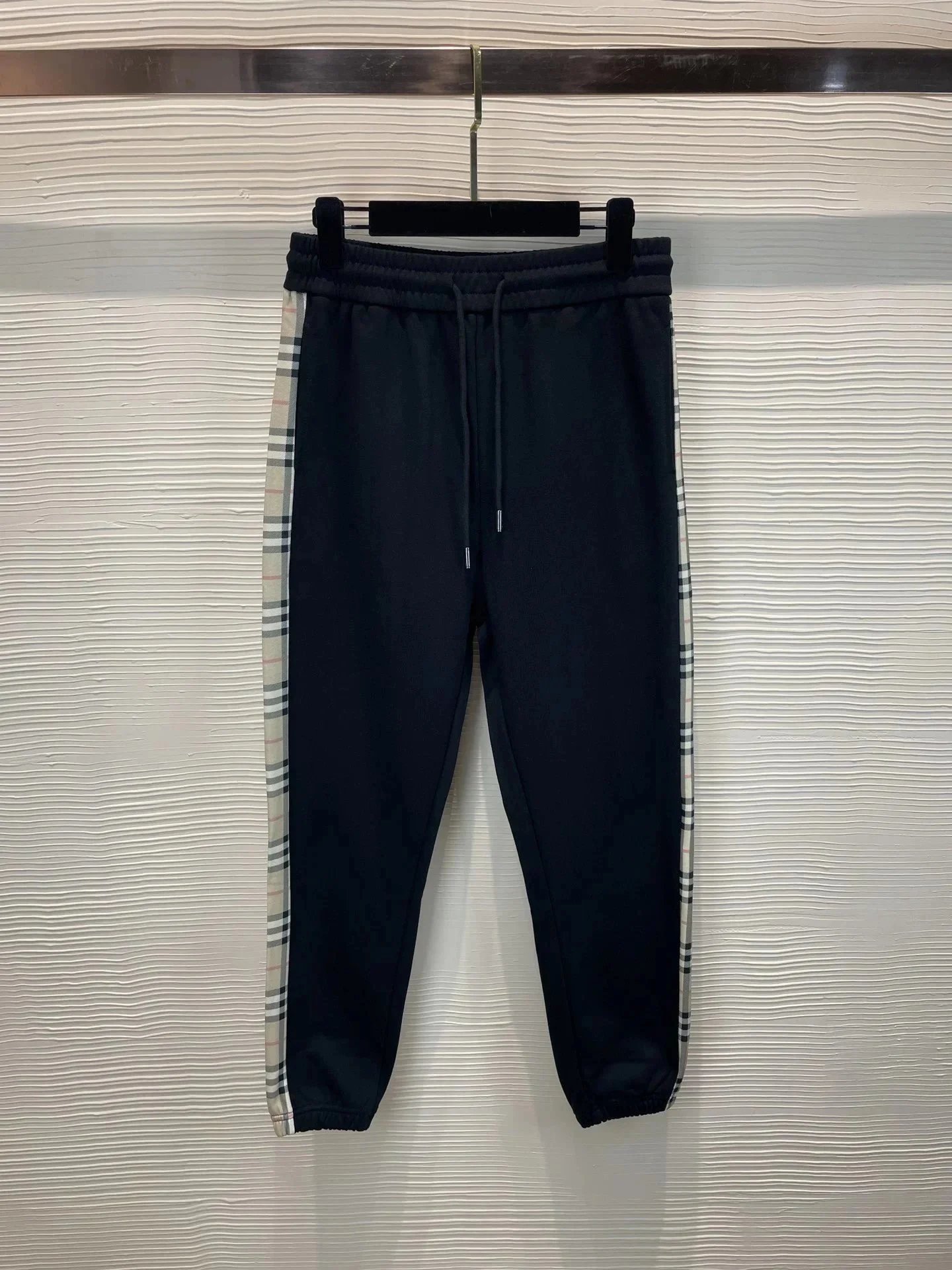 3 3