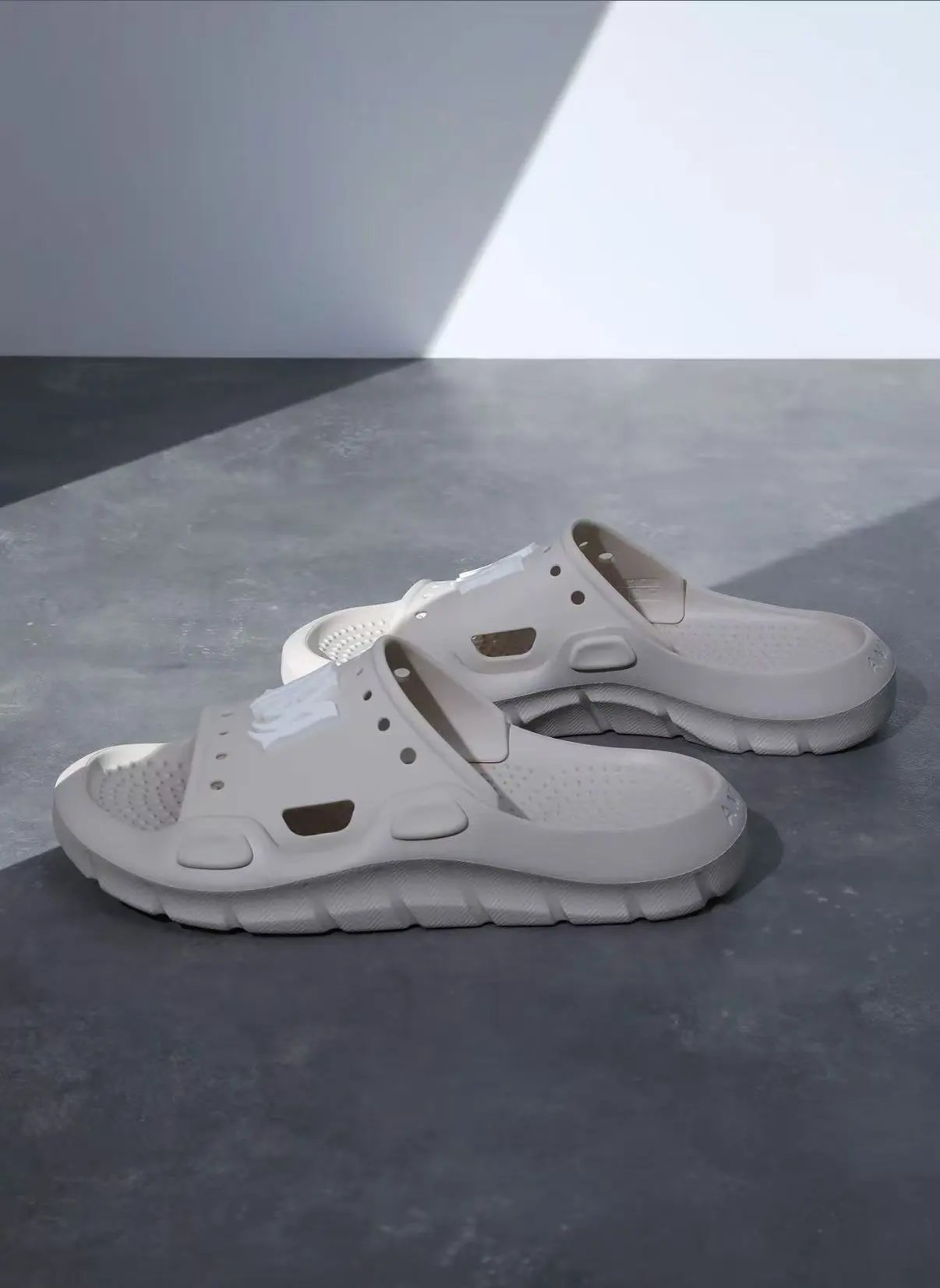 03 03