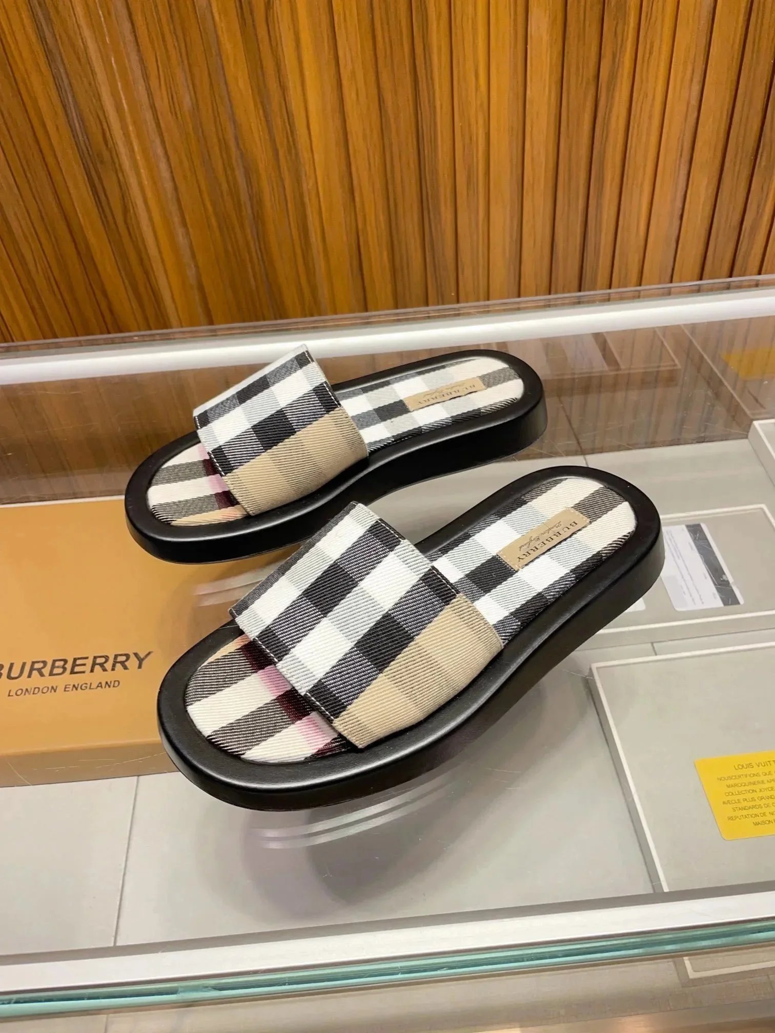 7 7