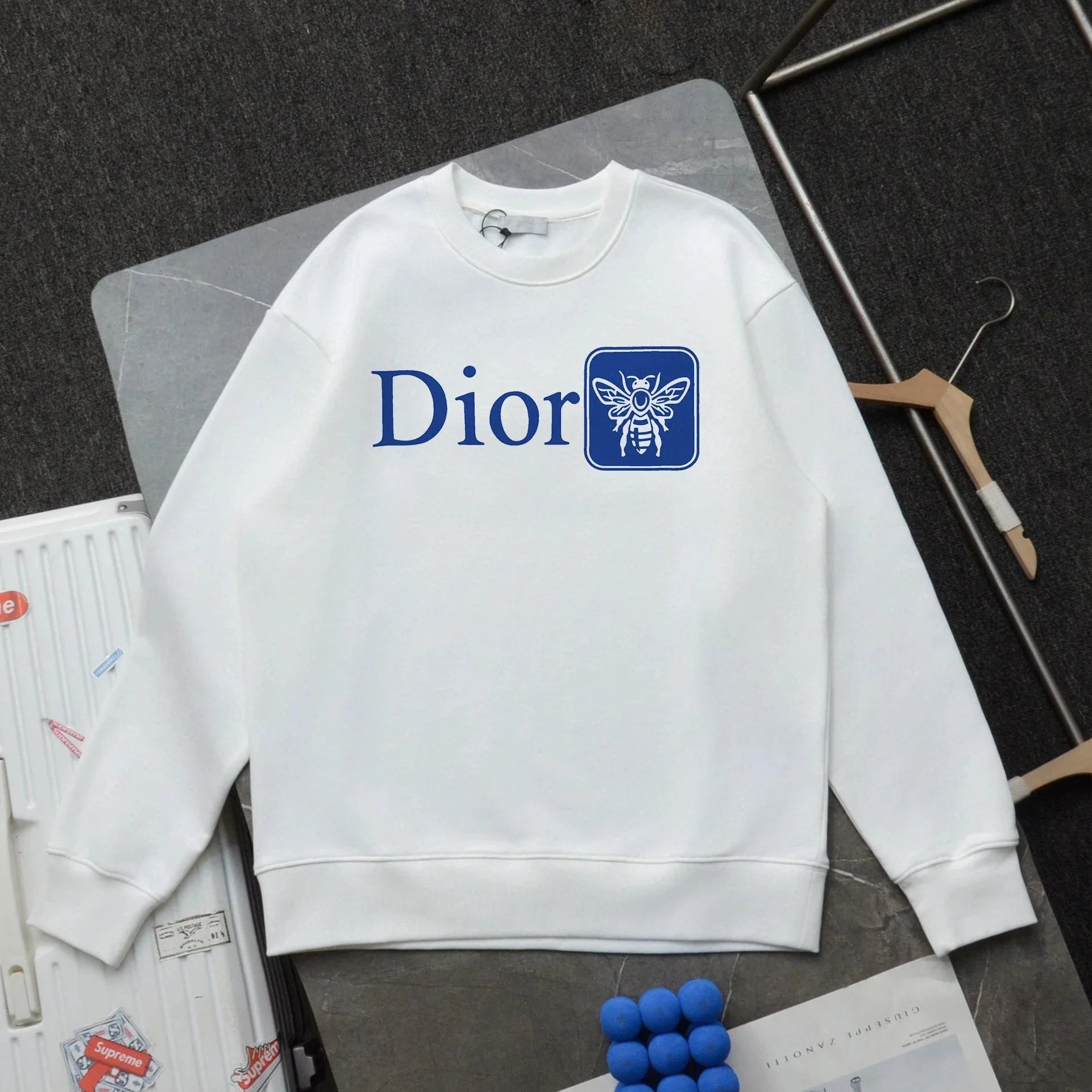 01 01
