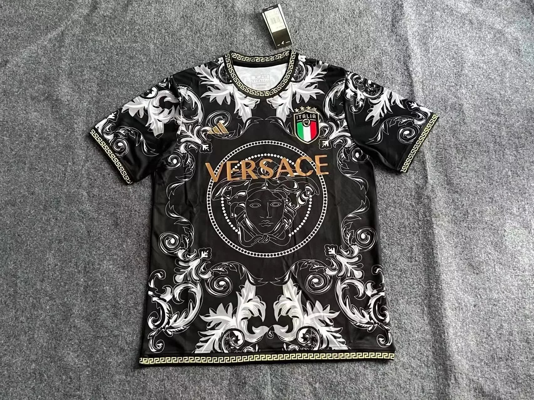 32 32
