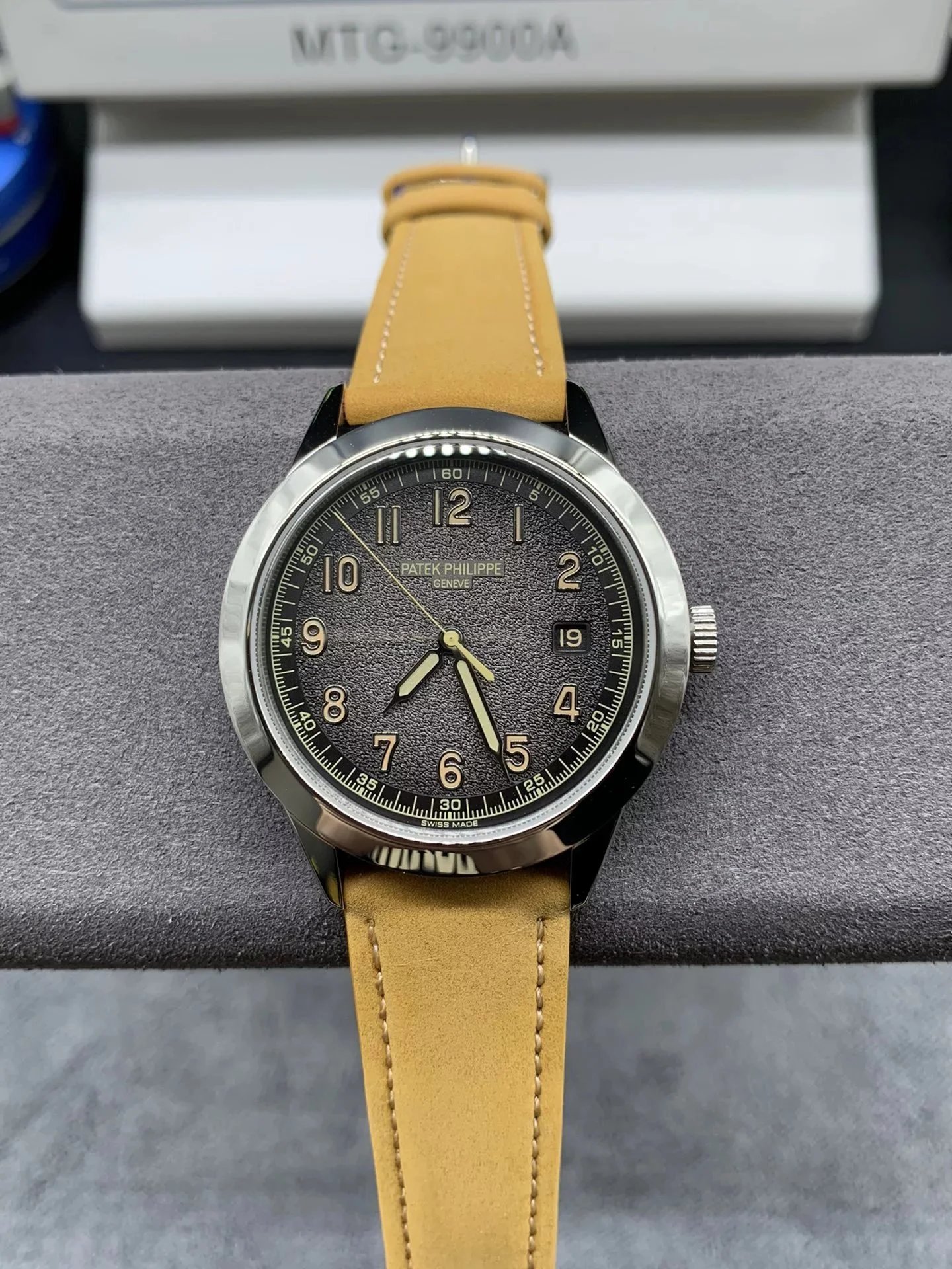 32 32