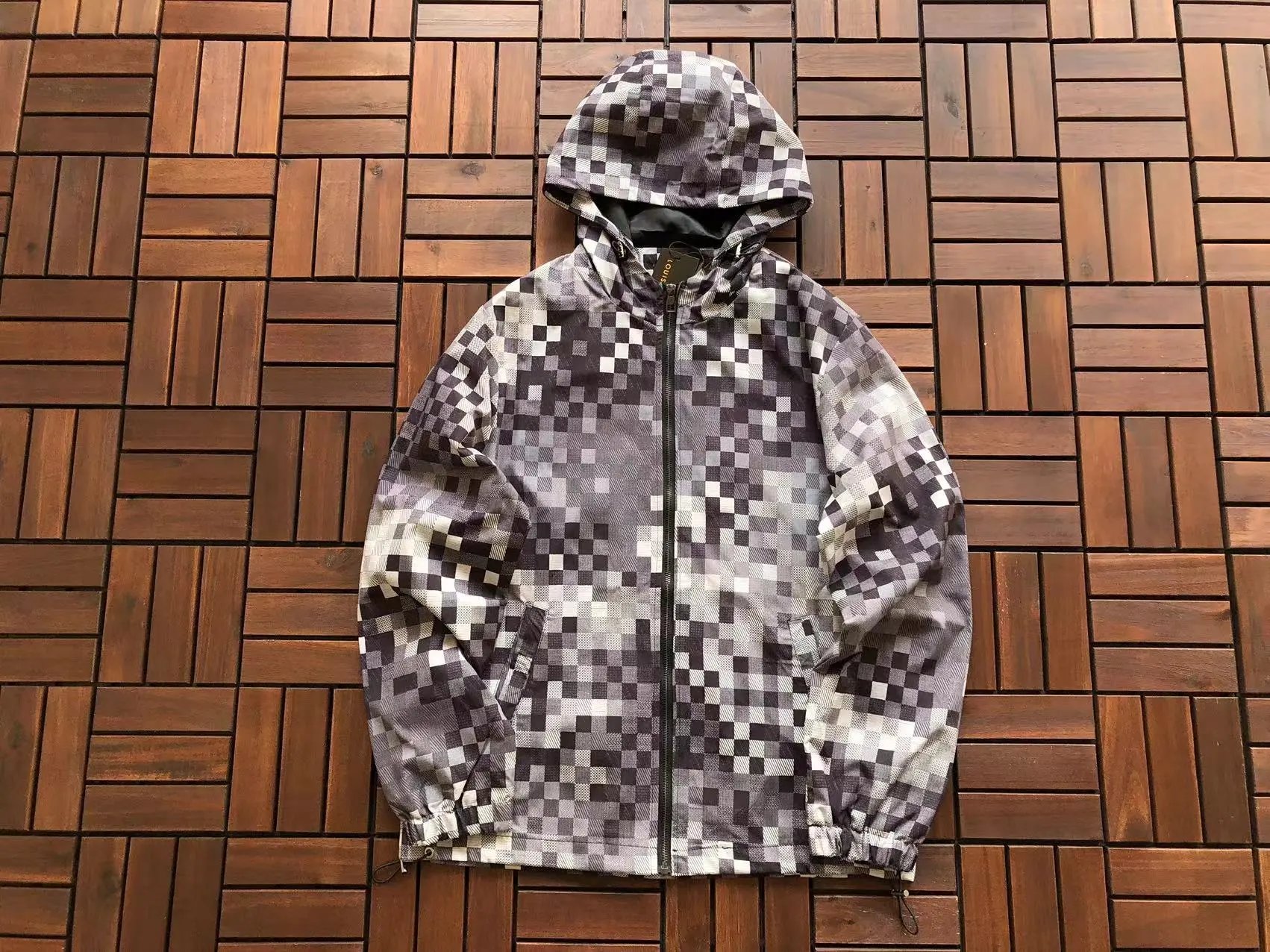 15 15