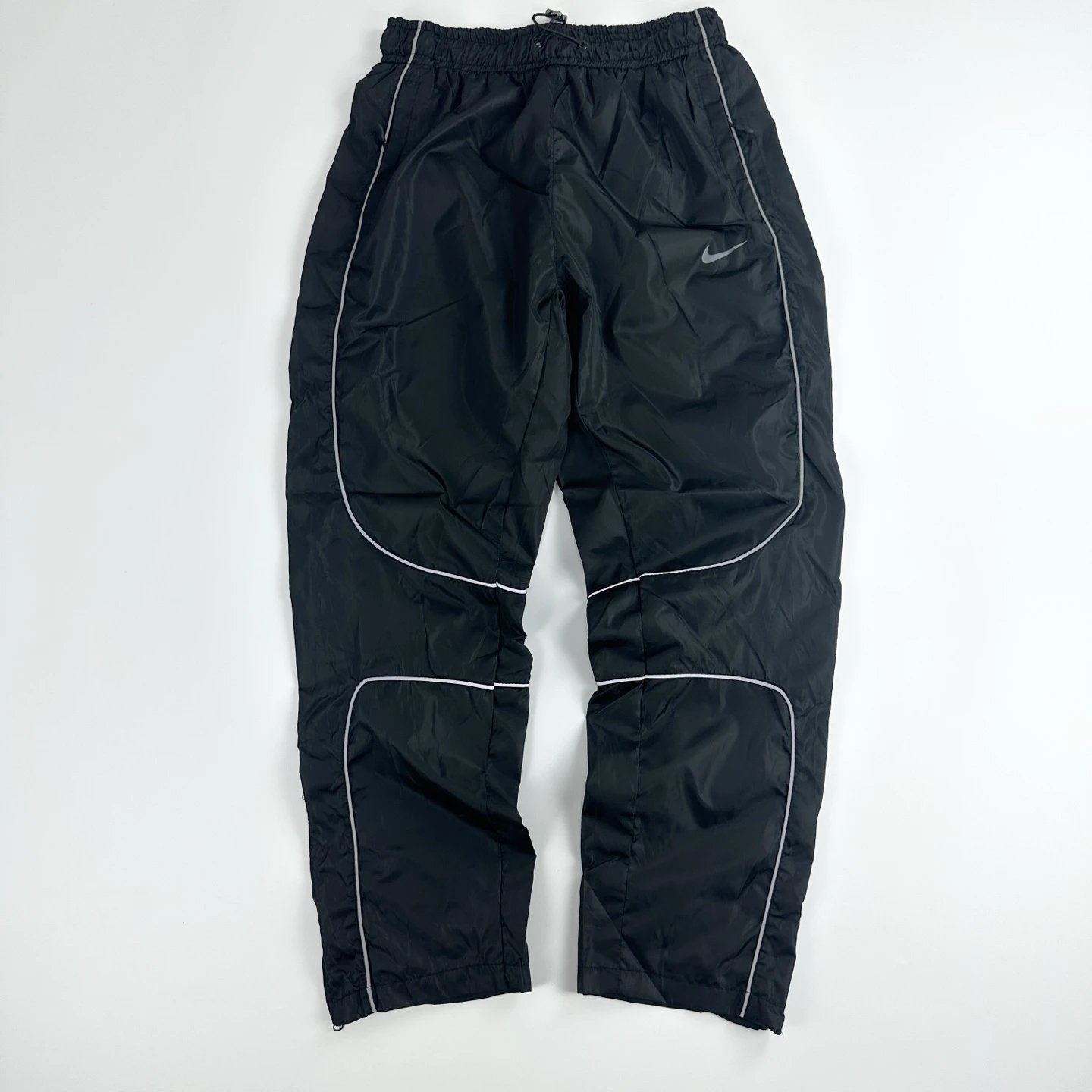 3 3