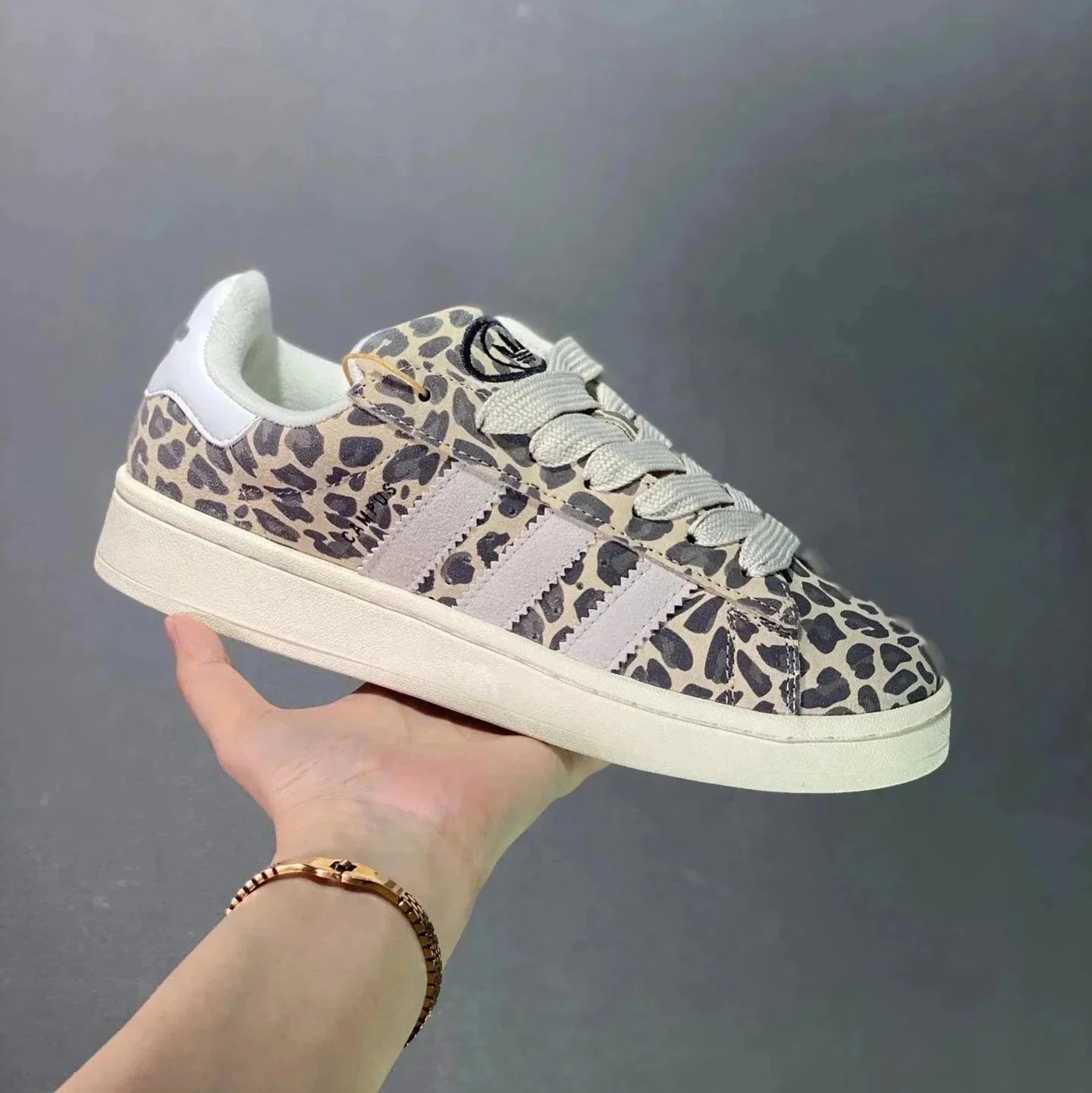 White leopard print White leopard print