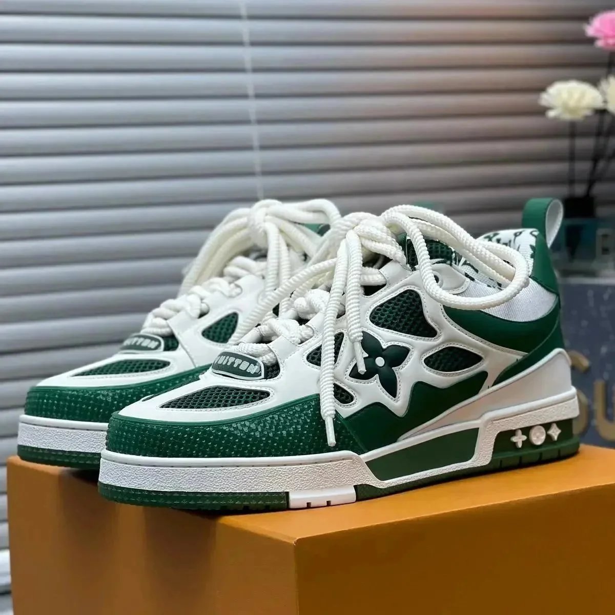 06 06